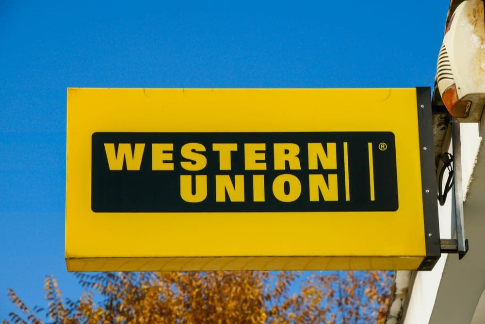 Western Union: Penjelasan, Manfaat, Biaya, dan Cara Kerja