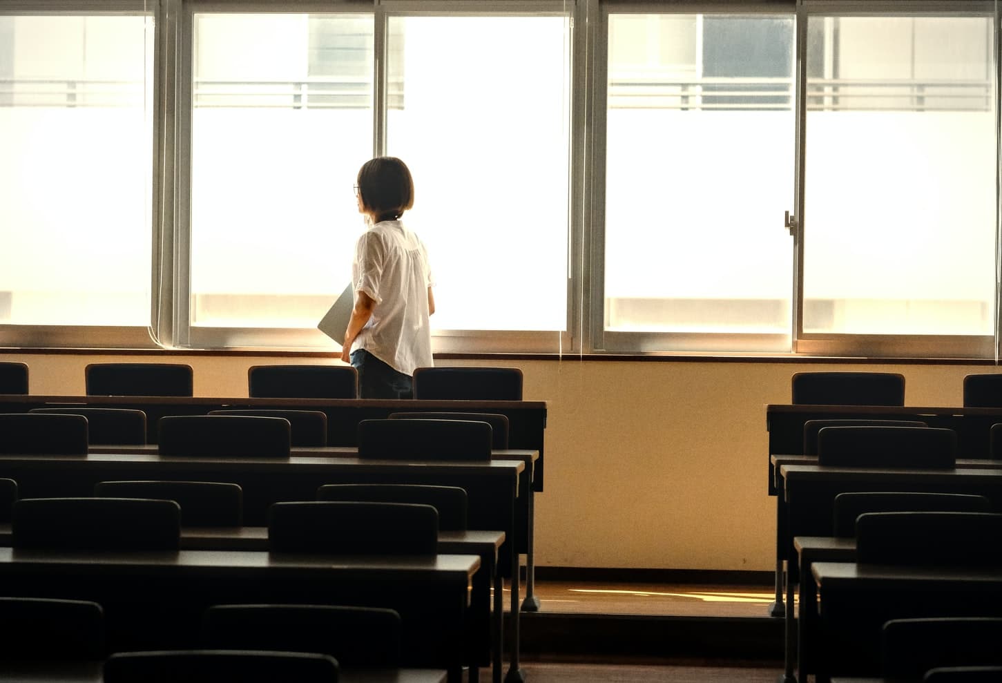Cara Praktis Bayar Uang Kuliah Anak di Jepang